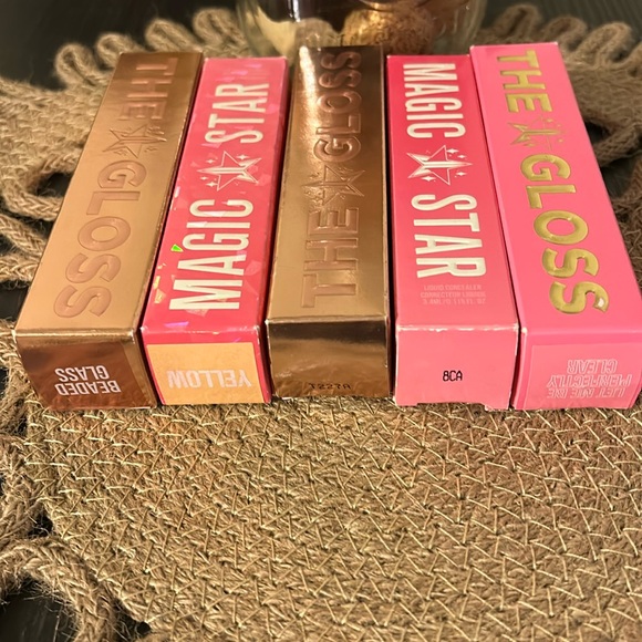 Jeffree Star lipgloss, and lippy color, choice! - Picture 1 of 4